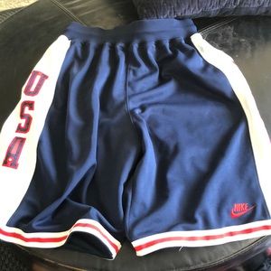 1990’s men Nike Basketball USA shorts